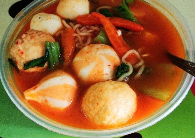 Tomyam seafood (cedea)