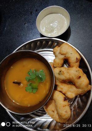 મેંદુવડા(menduwada recipe in gujarati) રેસીપી મુખ્ય ફોટો