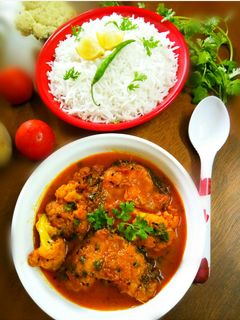 ফুলকপি দিয়ে রুই মাছের ঝোল রেসিপির প্রধান ছবি
