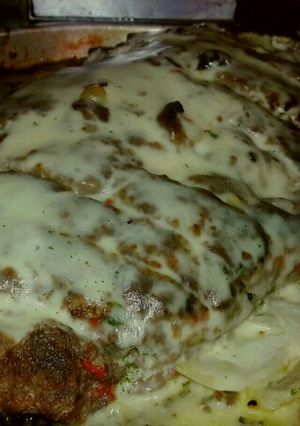 Una foto de Albondión con queso fresco y provenzal