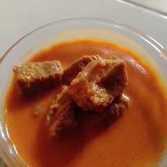 A picture of Gulai daging so simple.
