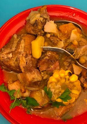 Una foto de Locro de mayo, prehispánico y  contemporáneo