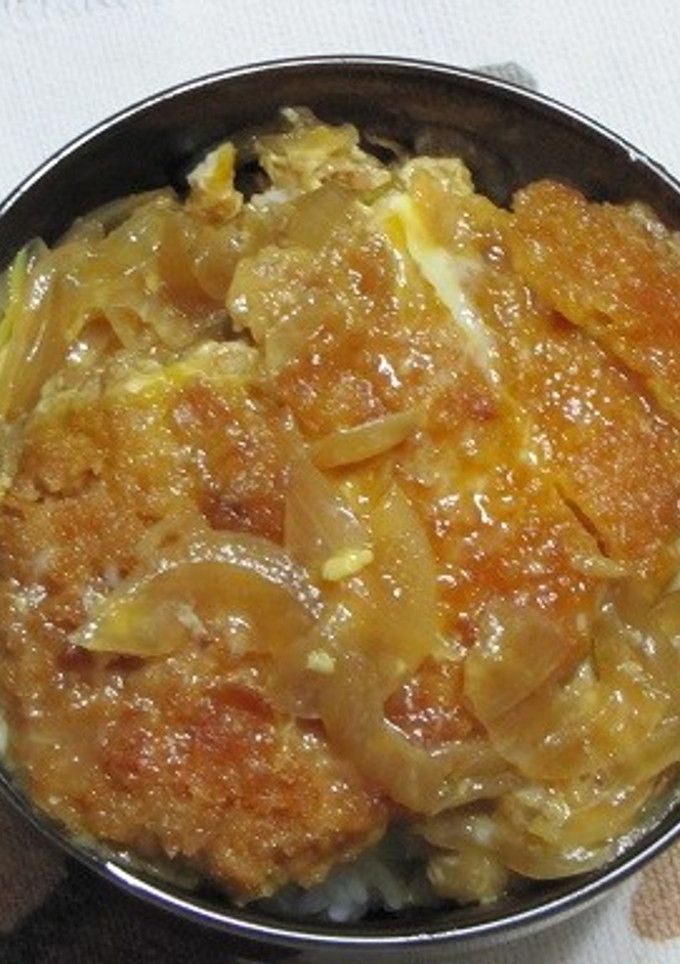 A picture of Katsudon with Noodle Sauce and Sugar.