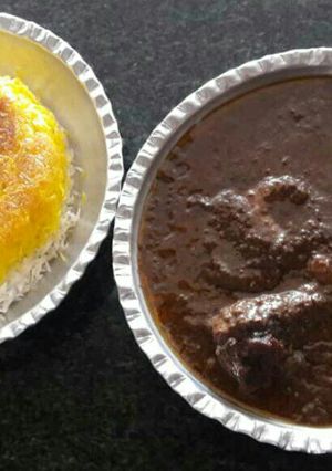 عکسی از دستور فسنجون با مرغ
