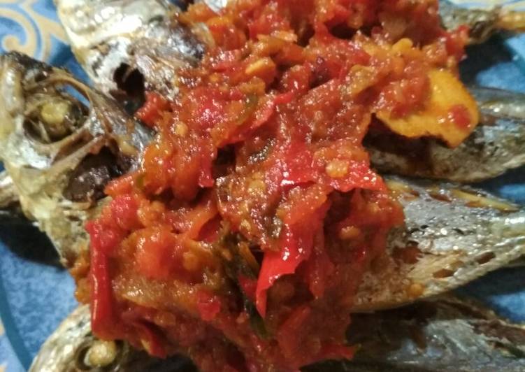 Ikan keranjang sambel tomat