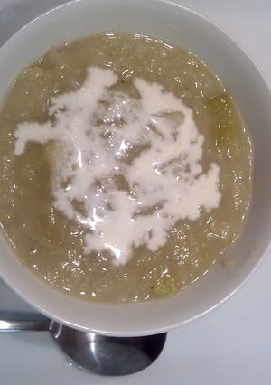 A picture of 'V' Scottish Leek and potato (tattie) soup.