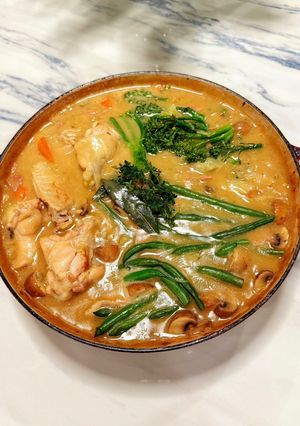 A picture of Chicken Velouté Stew.