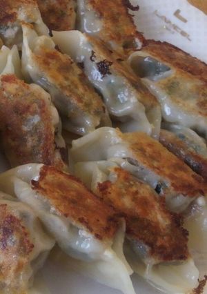A picture of Easy Pork and Chive Gyoza.