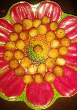 A picture of Gullisuwa (milk balls).