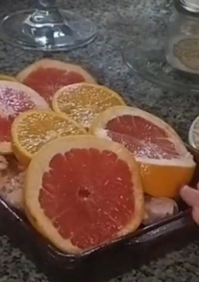 Una foto de Pollo con naranja y pomelo