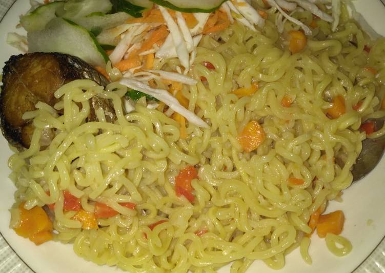 Easiest Way to Prepare Speedy Veggies indomie with fried fish