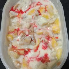 A picture of Fruit cream delight.