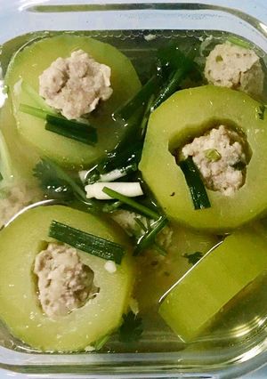 Hình của món Lunch Box - Canh bí đao nhồi thịt.