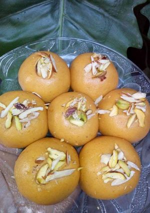 A picture of Besan Ke Laddu 😋😋👌💗🥰.