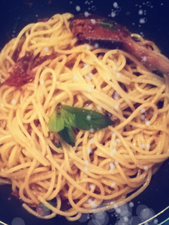 Foto di Spaghetti pomodori secchi e acciughe