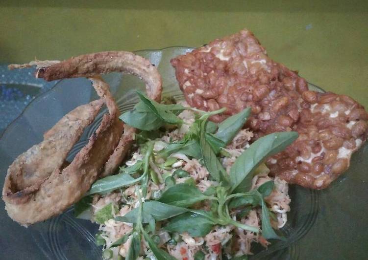 Resep Urap Sayur Mentah (Trancam) yang Bikin Ngiler