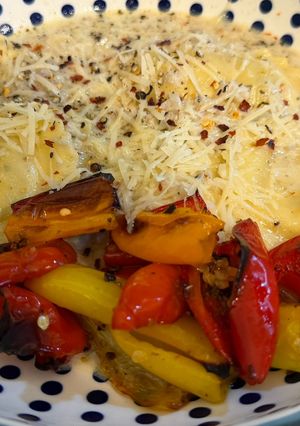 A picture of Cacio E Pepe Ravioli in Lemon 🍋 Garlic 🧄 Cream Sauce with Roasted Sweet Peppers 🌶️ ( my Italian C.