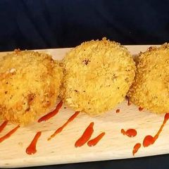 Chicken cheesy cutlets A picture of Chicken cheesy cutlets.