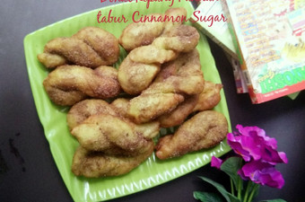 Resep Donat Kepang Pandan tabur Cinnamon Sugar, Enak