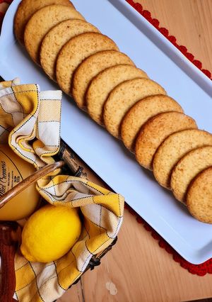 Una foto de Cookies de miel 🍯 y limón 🍋