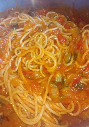 Foto principal de Espaguetis con verduras y tomate