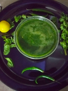 ફુદીના ફલેવર પાણીપુરી નું પાણી(pudina flavour panipuri nu pani in Gujarati) રેસીપી મુખ્ય ફોટો