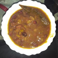 A picture of Peanut and rajma curry.