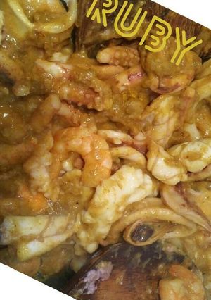 Une photo de Les fruits de la mer au curry et lait de noix coco