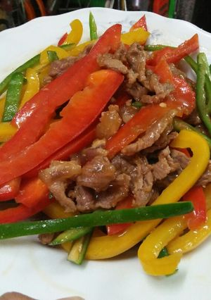 Hình của món Bắp bò xào ớt.