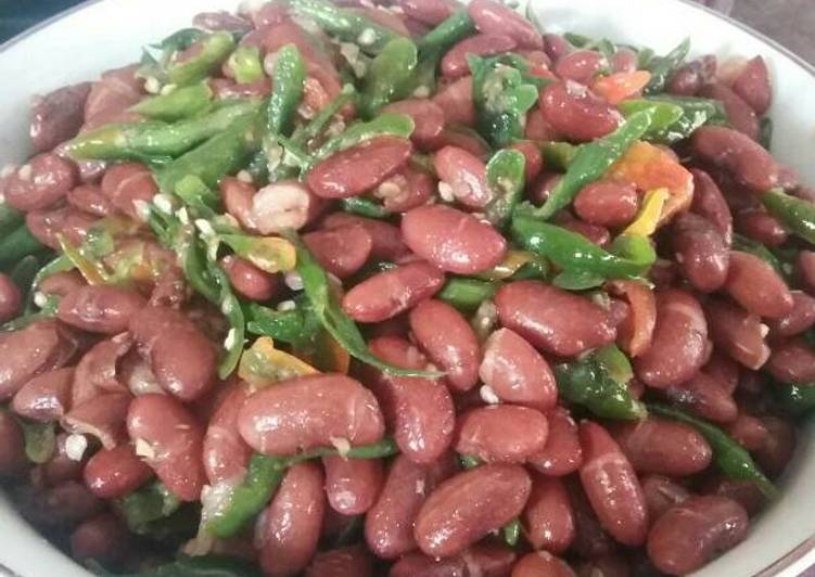 Langkah Mudah untuk Membuat Sambal cabe ijo kacang merah non MsG, Lezat Sekali