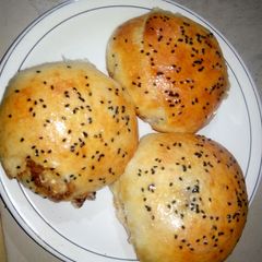 A picture of Chicken stuffed bun.