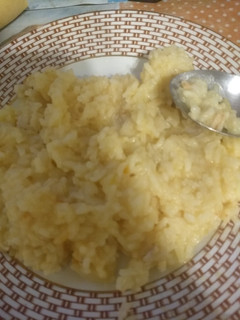 Una foto de Arroz amarillo con pescado