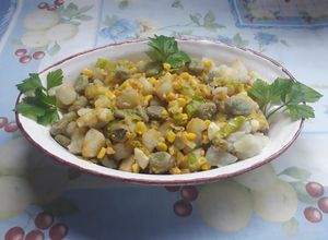 Una foto de Ensalada con habas