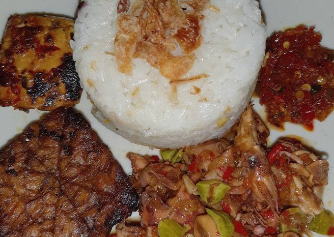 Rahasia Membuat Nasi Liwet Rice Cooker yang Bikin Ngiler