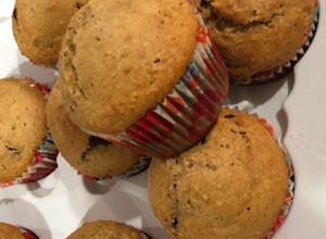 Una foto de Muffins de banana y chocolate chips