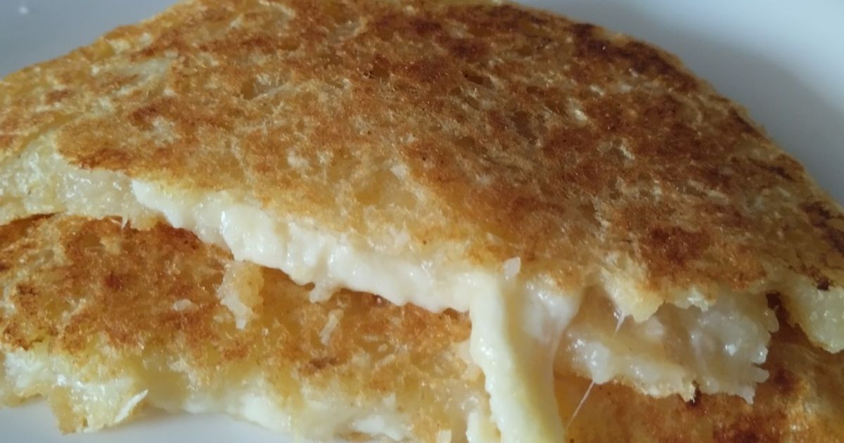 Arepas de Yuca Rellenas de Queso
