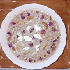 A picture of 🌹 rose vermicelli kheer.