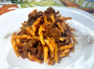 Foto di Trofie Fresche con Tritato di Cinghiale al Sugo