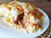 Una foto de crepas de champiñones con queso