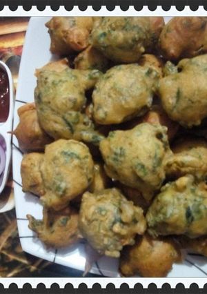 A picture of Methi Pakoda.