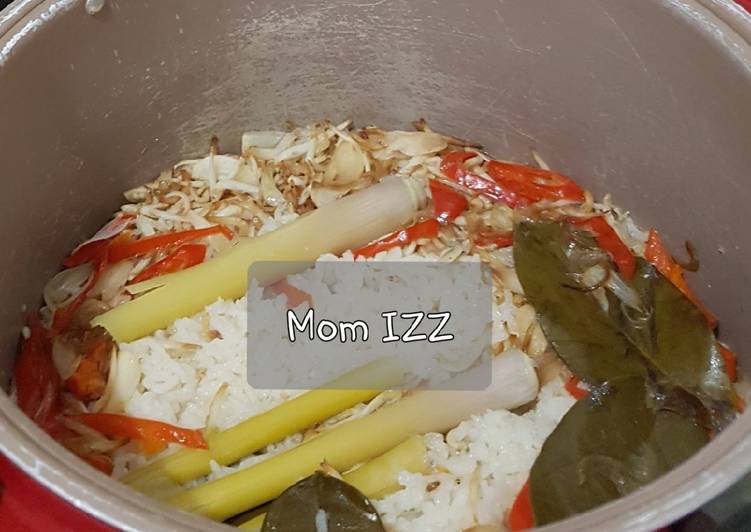 Langkah Mudah untuk Menyiapkan 6. Nasi Liwet Teri Rice Cooker yang Lezat Sekali