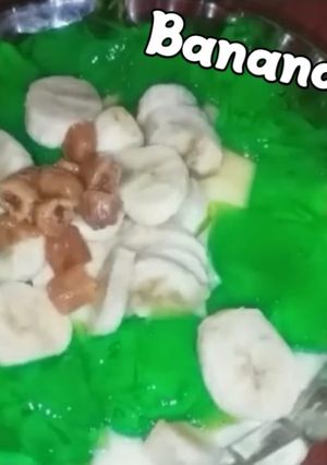 A picture of Banana Custard Trifle Recipe | Sweet Dessert Recipe | Banana Dessert By Khaane Mein Maza.