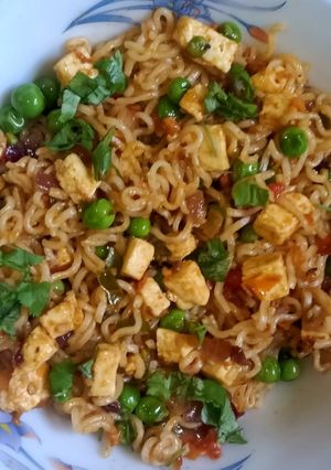 वेज मसाला मैगी (veg masala maggi recipe in Hindi) रेसिपी मुख्य फोटो