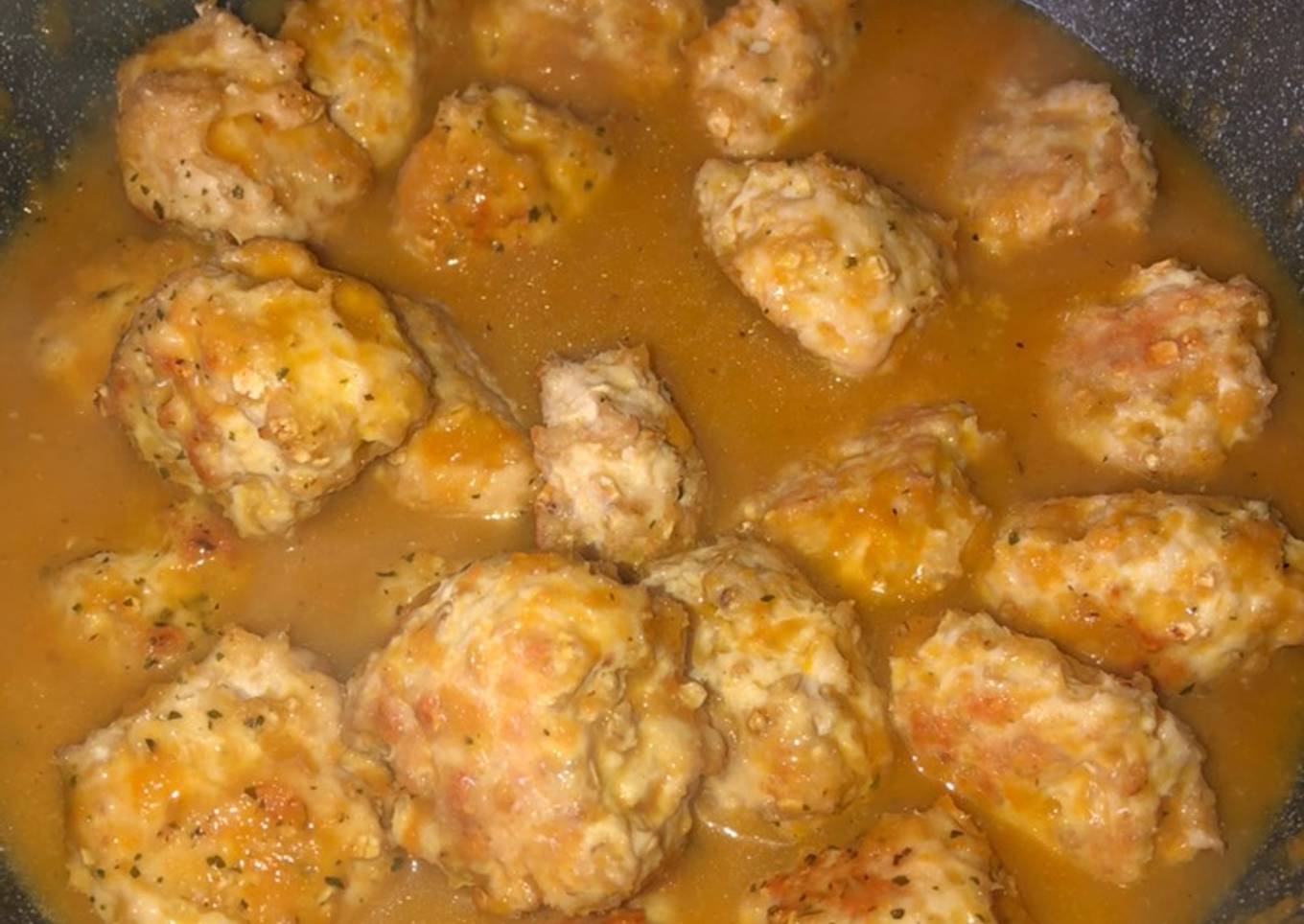 Albóndigas de avena con salsa de zanahoria sano