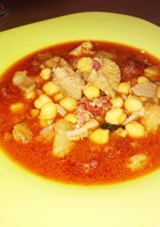 Una foto de Callos con garbanzos
