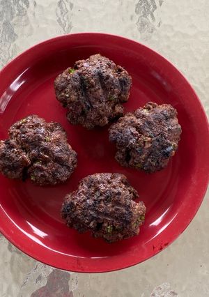 A picture of Bacon Bits Burgers.