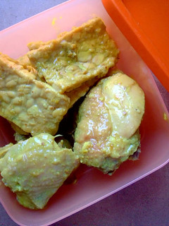 Foto resep Ayam Ungkep Bumbu Kuning