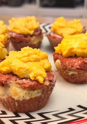 Una foto de Muffins de remolacha, avena y queso