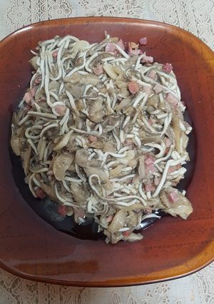 Una foto de Gulas con setas y jamón en Thermomix