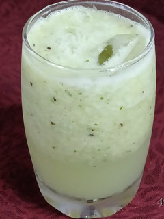 A picture of 4 min Kiwi & Lychee Mint Juice.